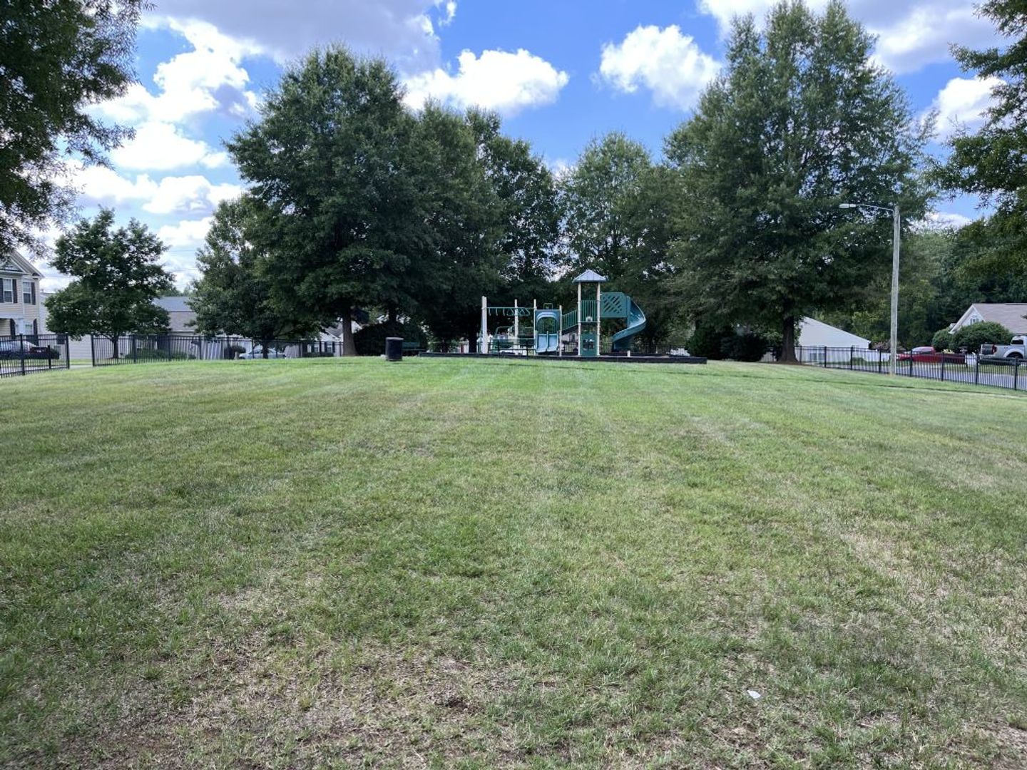 Charlotte House: 1621 Oakdale Green Drive