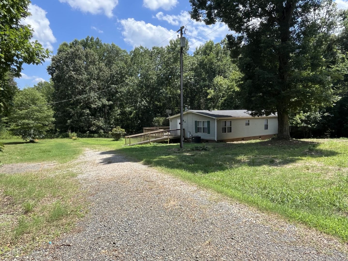 Mint Hill House: 15422 Sharpe Road