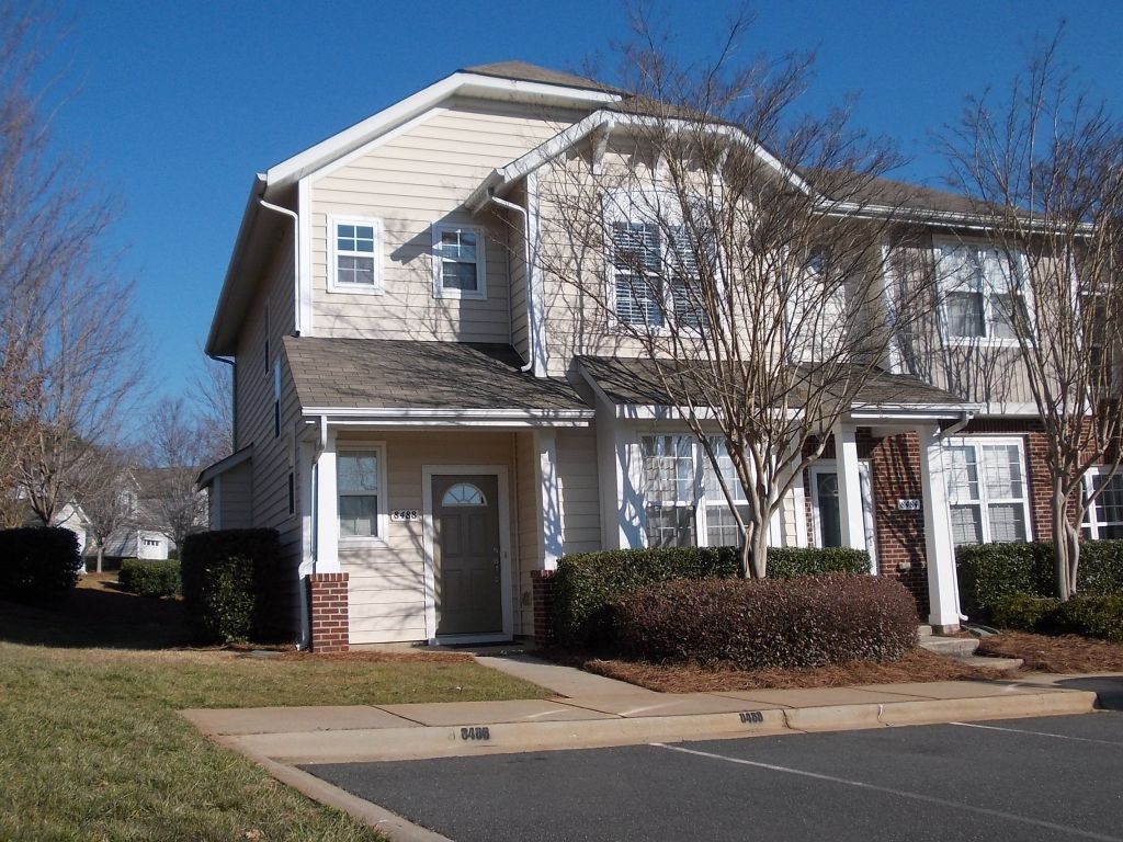 Charlotte House: 8488 Chaceview Court