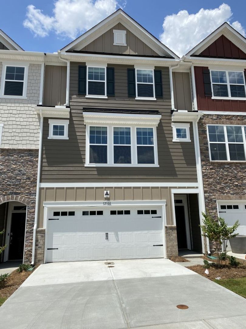 Charlotte House: 12108 Ardrey Park Dr.