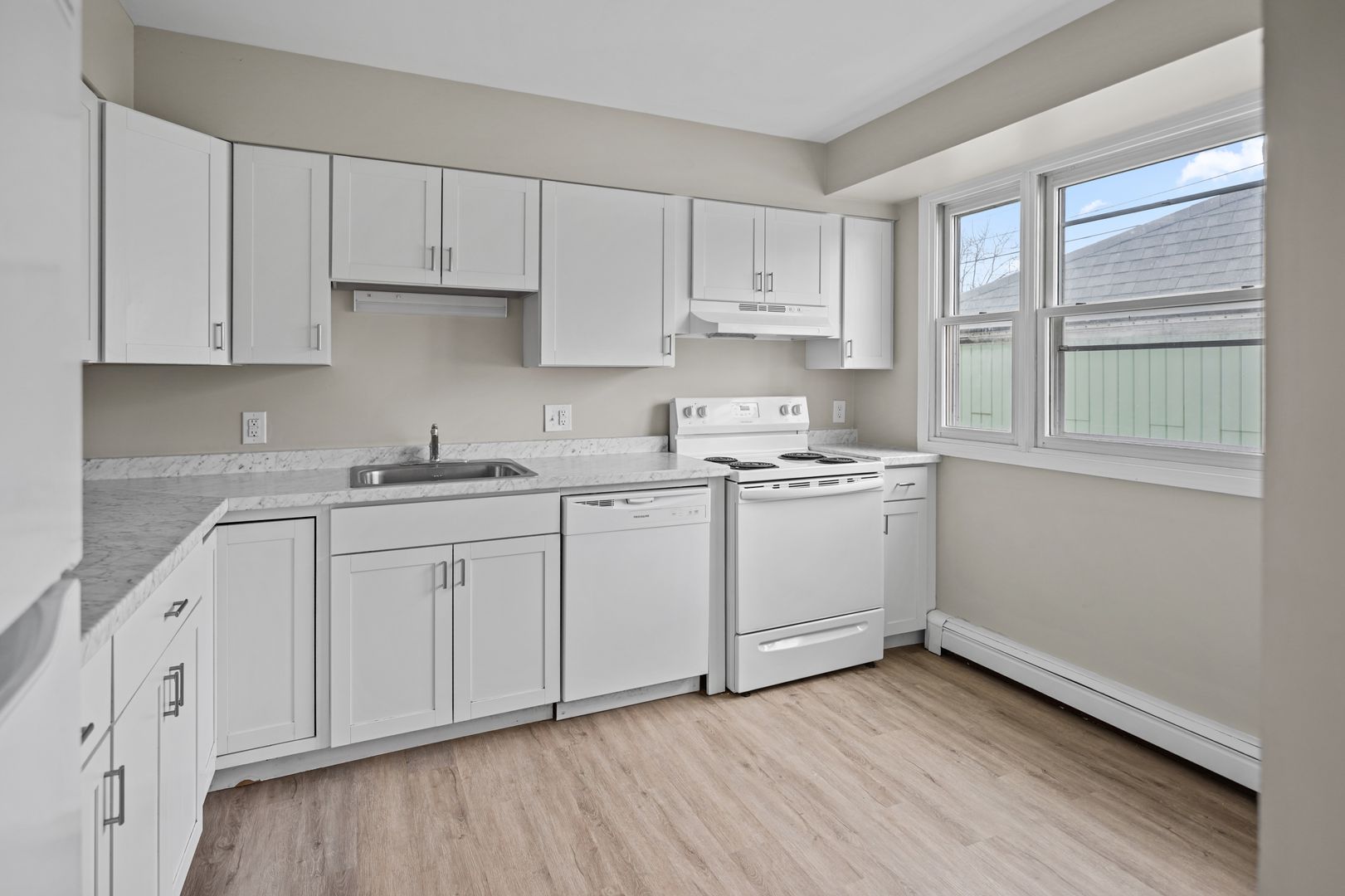 Topsham Apartment: Congress/Parliament Circle