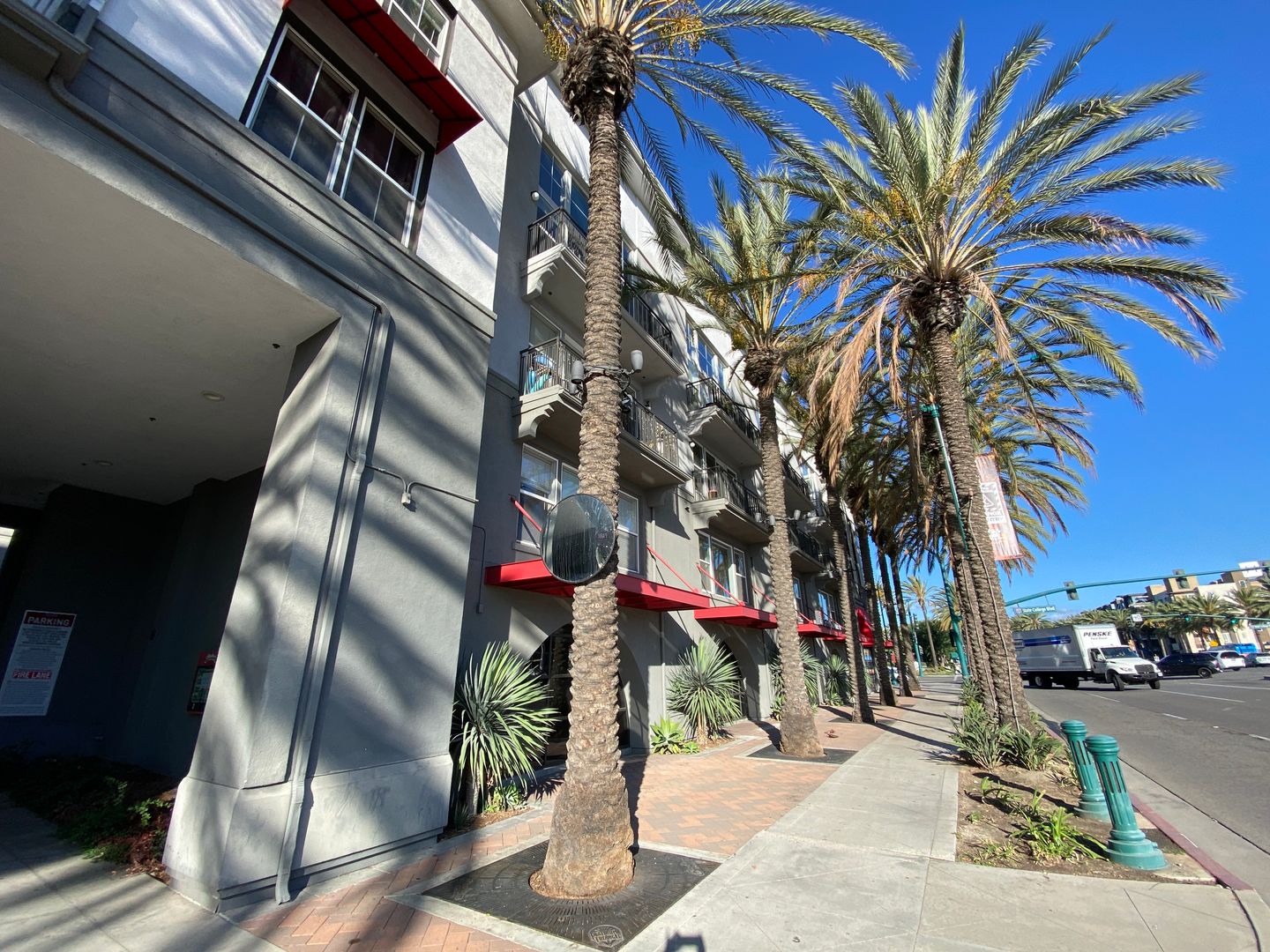 Anaheim House: 1801 E Katella