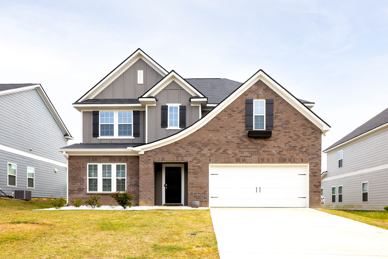 Smiths Station House: 83 White Oak Place