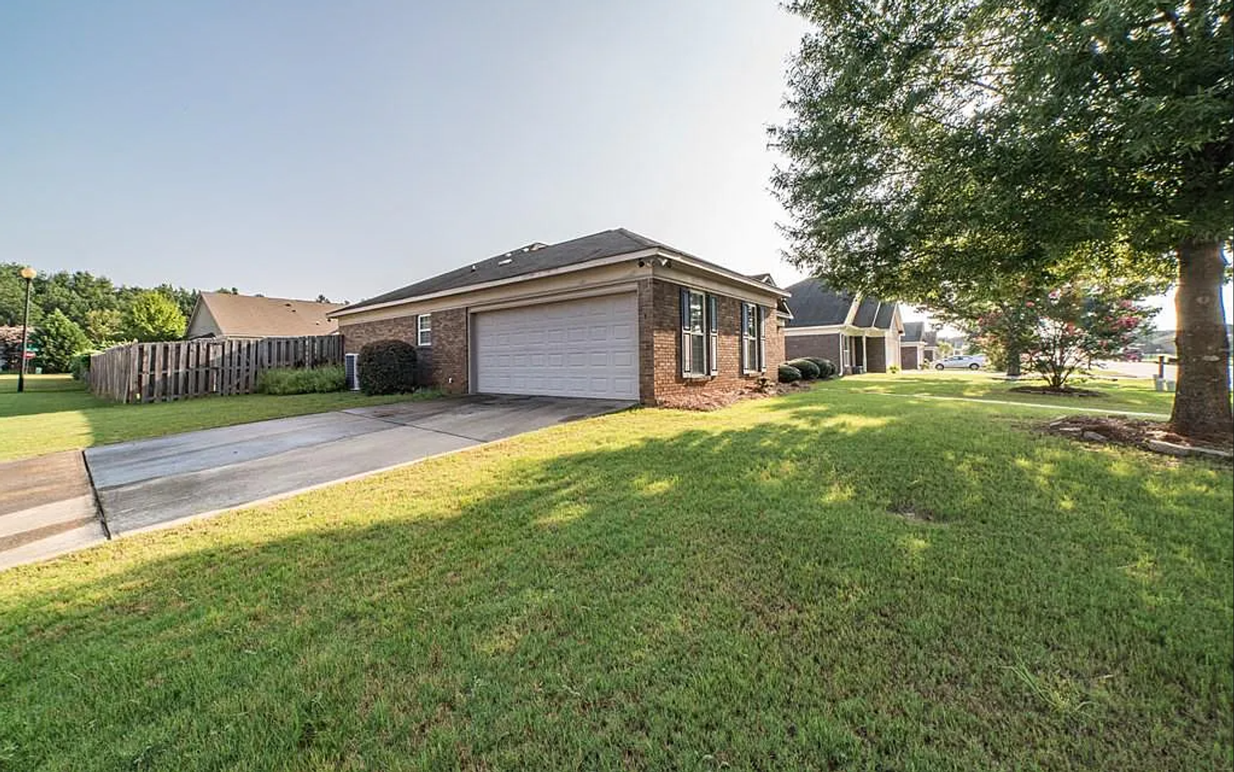 Columbus House: 8018 Silverado Dr