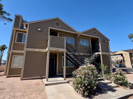 2 bedroom condo in gated community – photo 1