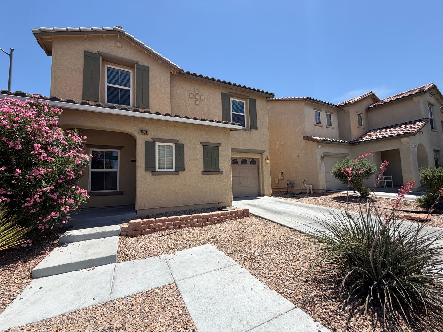 Las Vegas House: 8306 Golden Amber St.