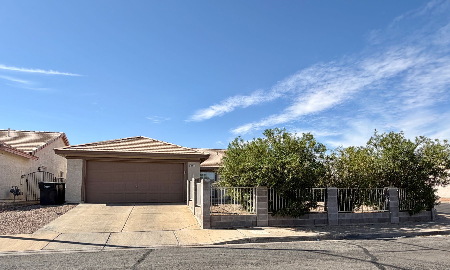 Henderson House: 381 Verbena Avenue