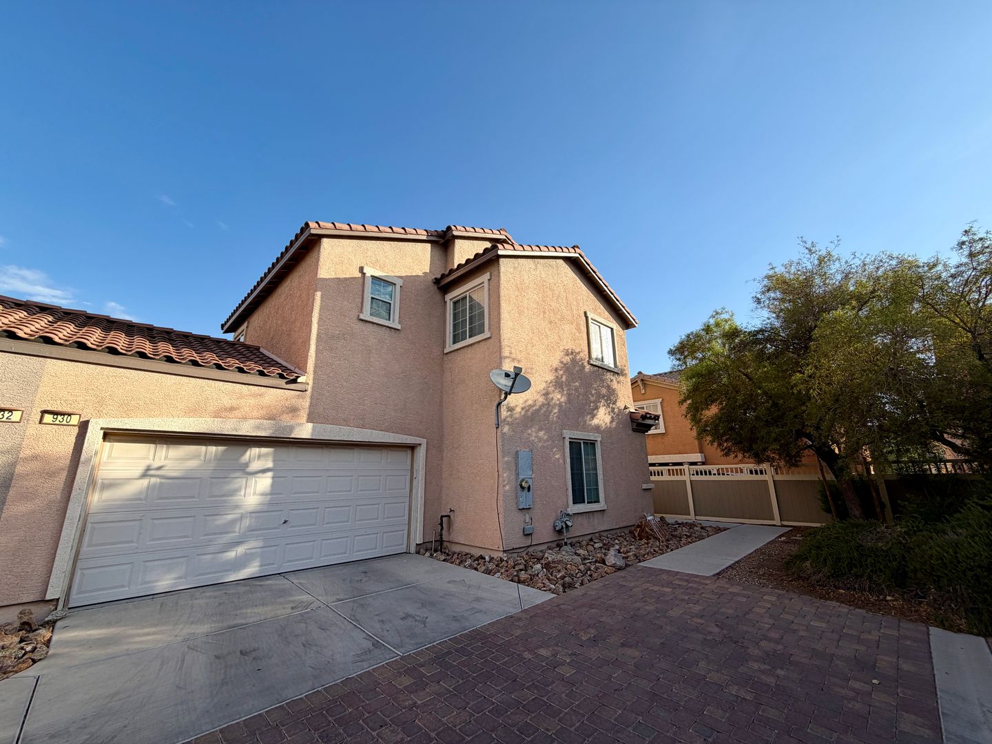 Henderson Townhome: 930 Wembly Hills Place