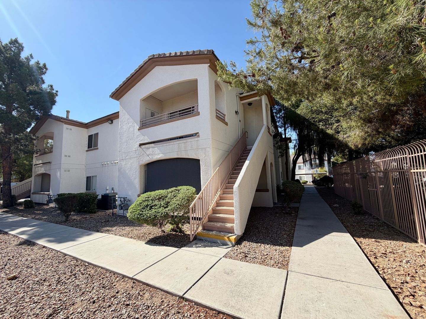 Las Vegas Condo: 5650 E Sahara Ave #2024