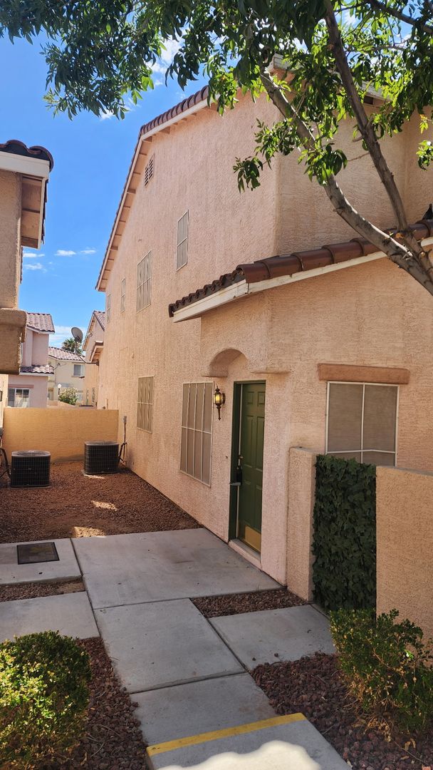 Las Vegas Townhome: 9579 Belle Fountain