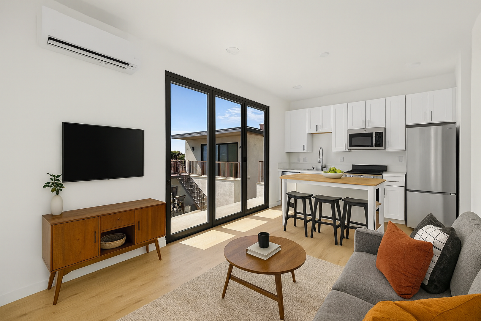 San Diego Apartment: 1591-1603 Burton