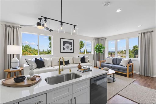 4 WEEKS FREE! New Development 2 Bed / 2 Bath w/ Ocean Views – Great for USD Students & Families! – photo 1