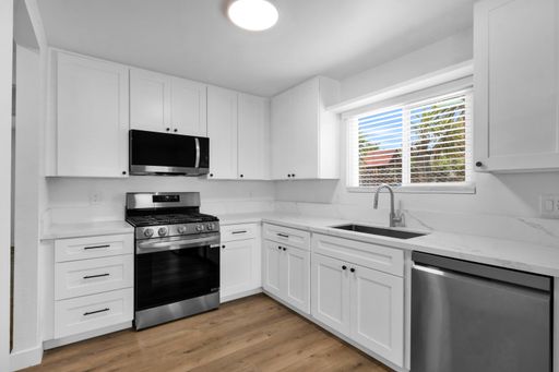 Newly Remodeled 2BR/1BA – Huge Patio, AC & Assigned Parking – photo 1