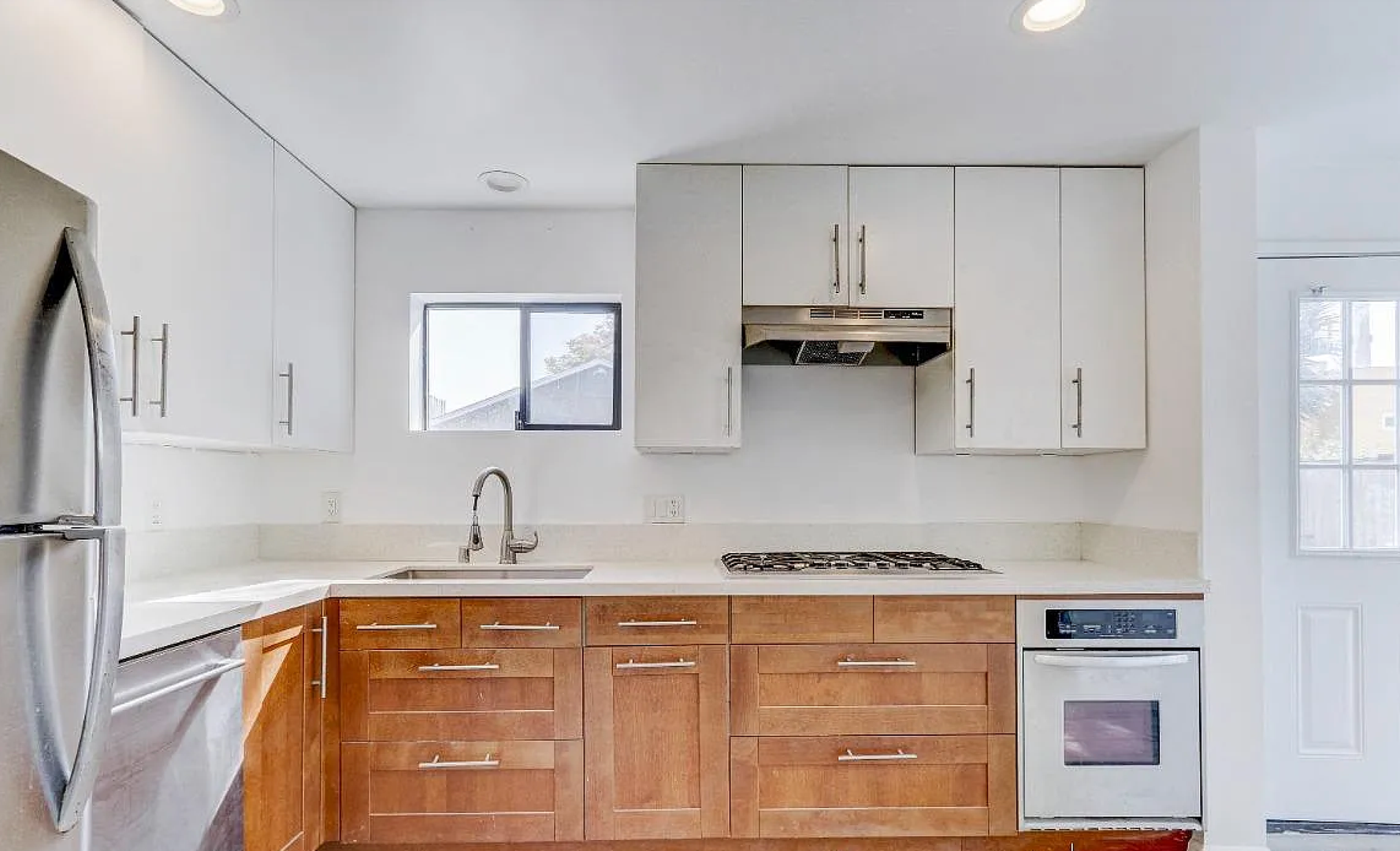 San Diego Apartment: 2560-62 L St