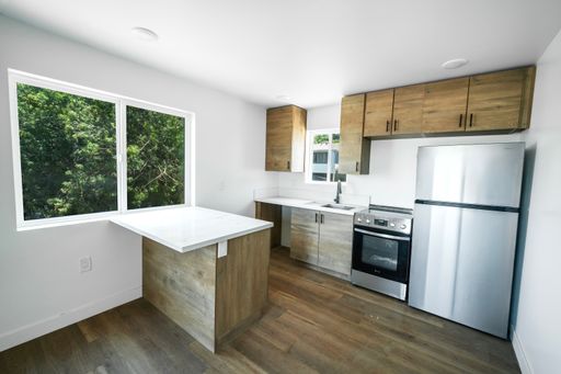 Brand New 1BR/1BA Near USD – 4 Weeks Free Rent, No Application Fee + Free E-Bike! – photo 1