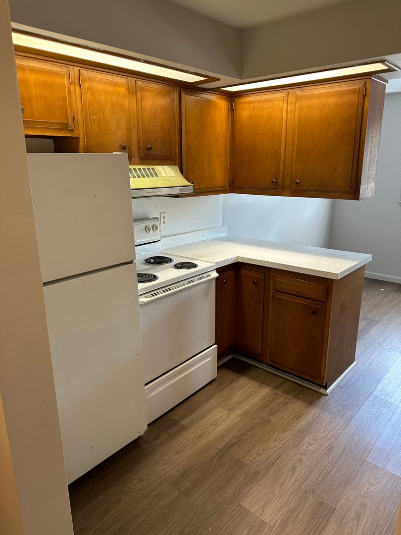 Urbana Apartment: 125 Berwick Dr