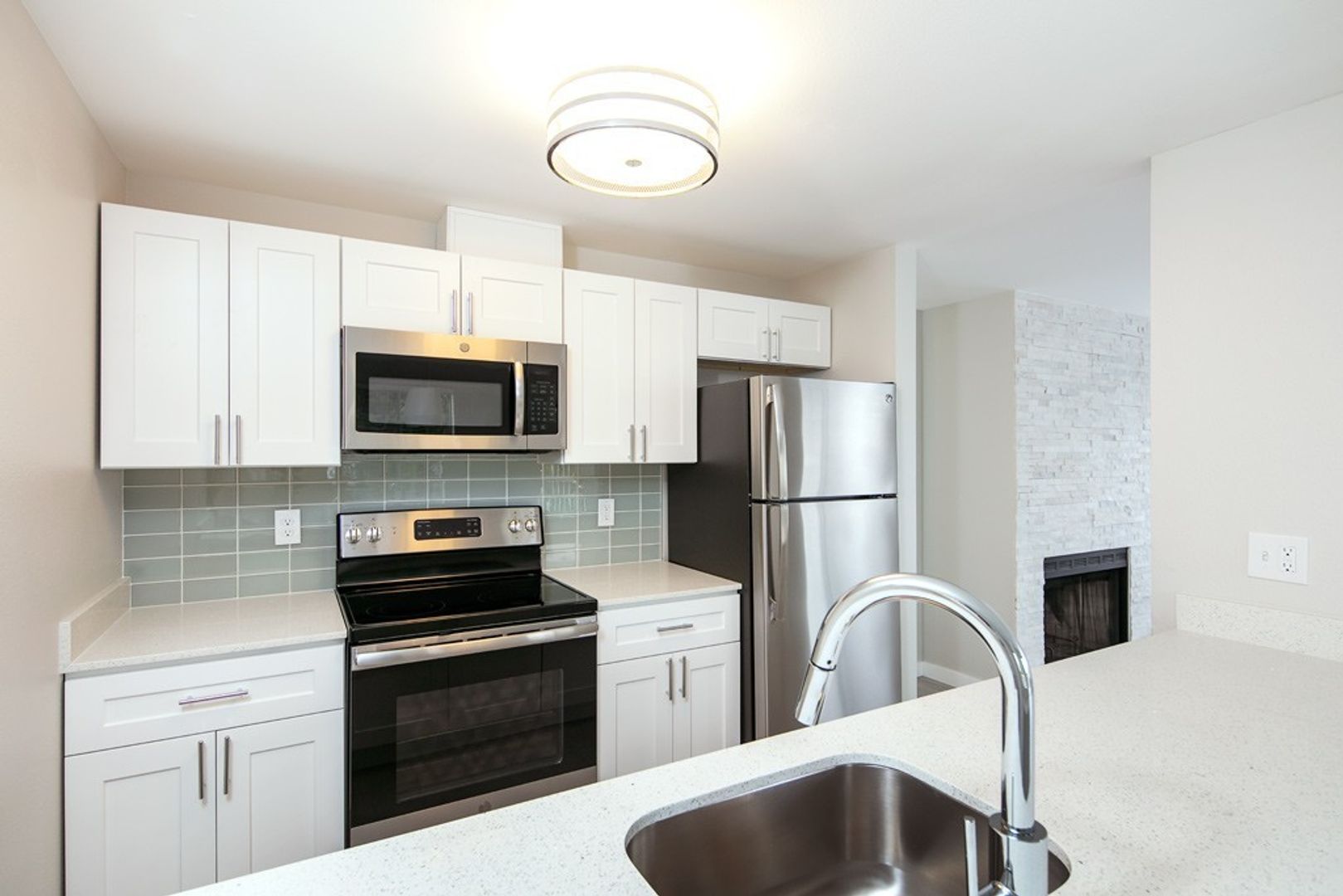Seattle Apartment: 6041 California Ave SW
