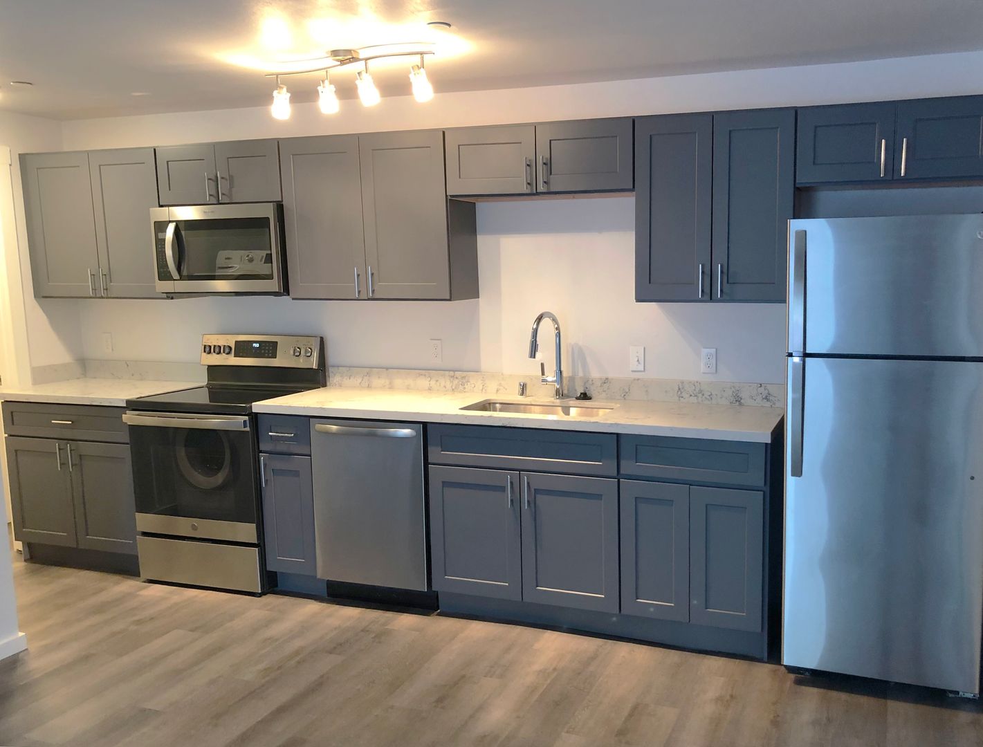 Seattle Apartment: 5600 California Ave SW