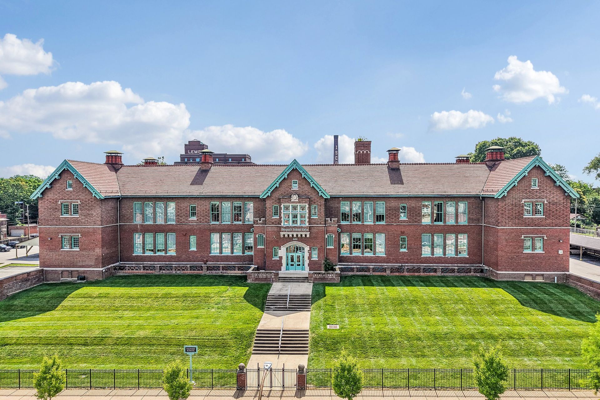 St. Louis Apartment: 3450 Wisconsin Avenue
