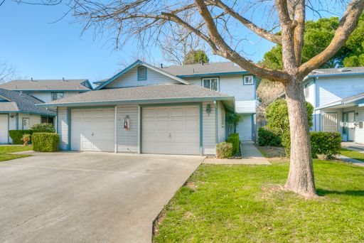 Greenwood Estates has an Excellent 2 Bedroom, 1.5 Bath Townhouse with a Backyard! – photo 1