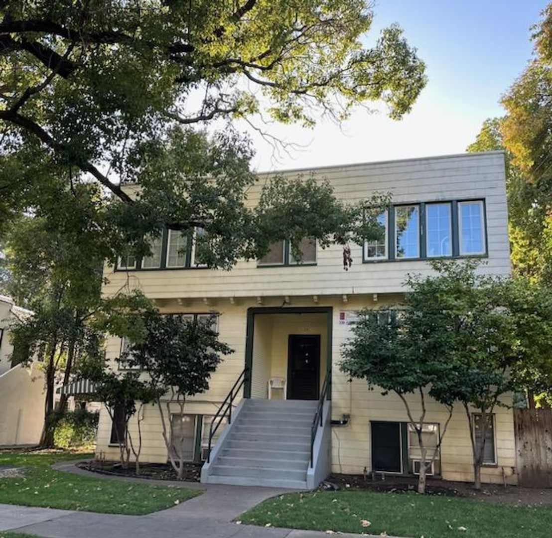 Chico Apartment: 1121 & 1129 Magnolia Ave.