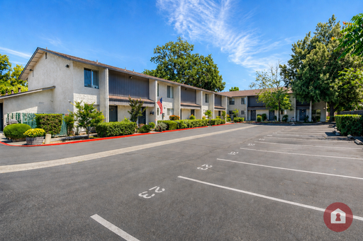 Rio Townhouses – 2-Bed, 1.5-Bath with Pool and Patio – photo 1