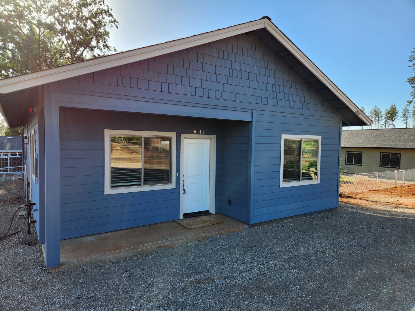 Paradise House: 6117 Lois Drive