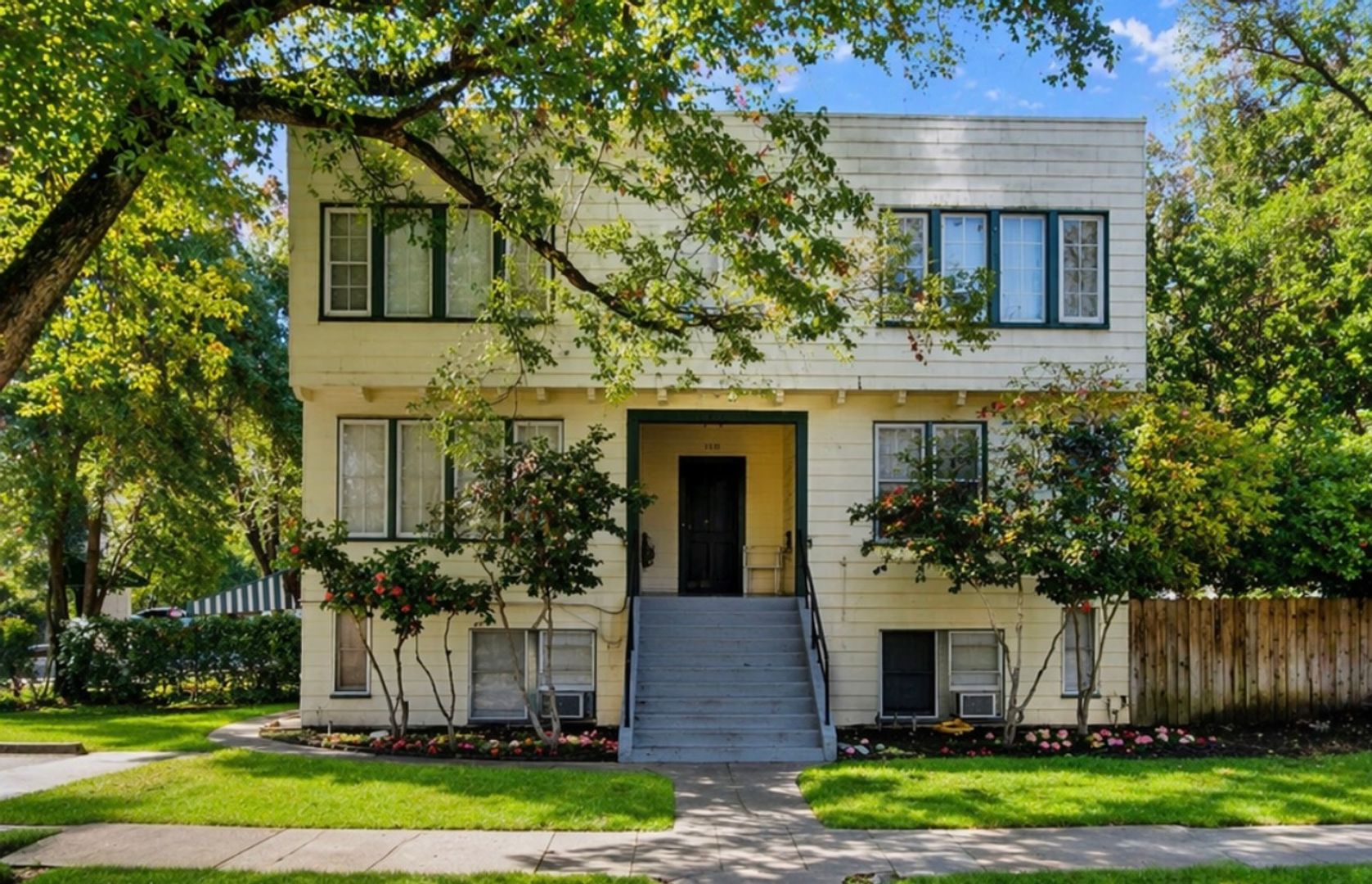 Chico Apartment: 1121/1129 Magnolia Ave.