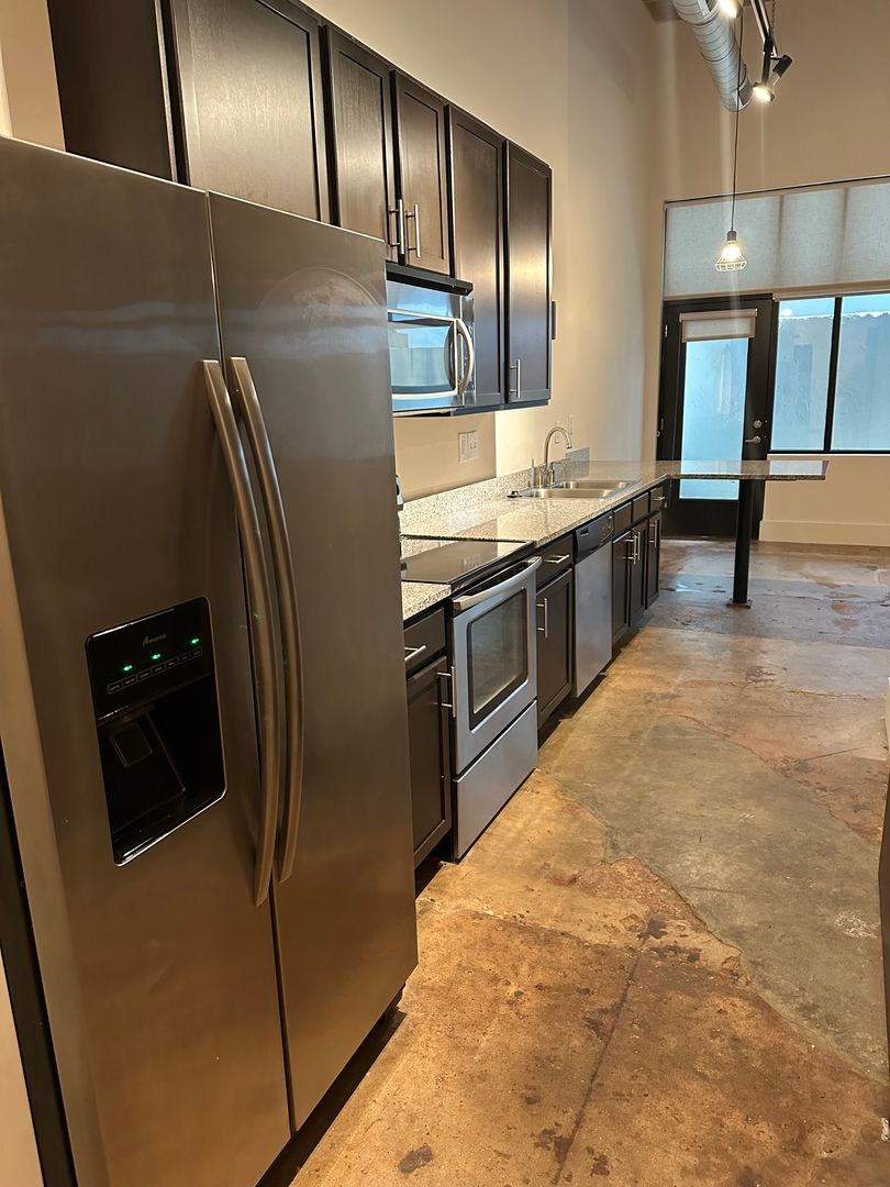 Drayton Apartment: 103 Drayton Crossing Dr