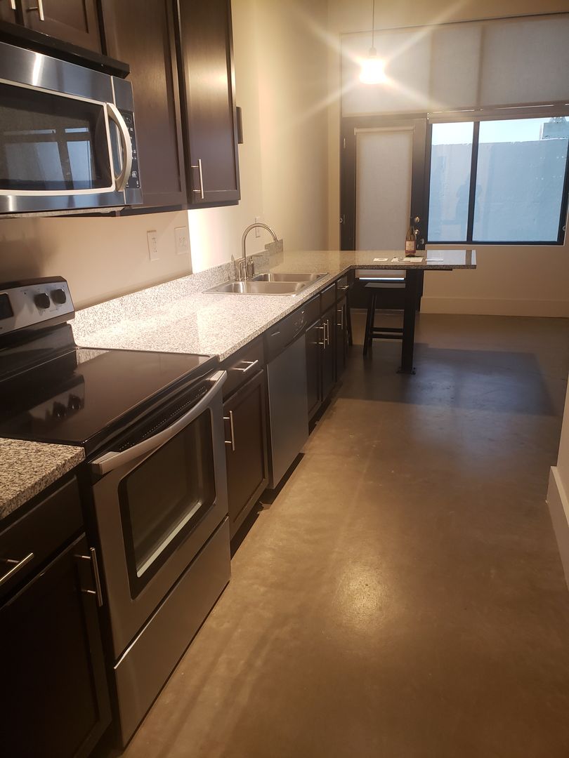 Drayton Apartment: 103 Drayton Crossing Dr