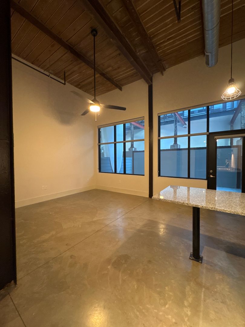 Drayton Apartment: 103 Drayton Crossing Dr