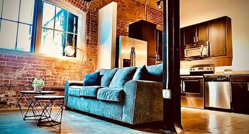 FULLY FURNISHED - FULLY HOME! – photo 1