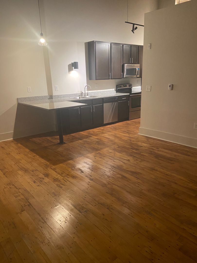 Drayton Apartment: 103 Drayton Crossing Dr