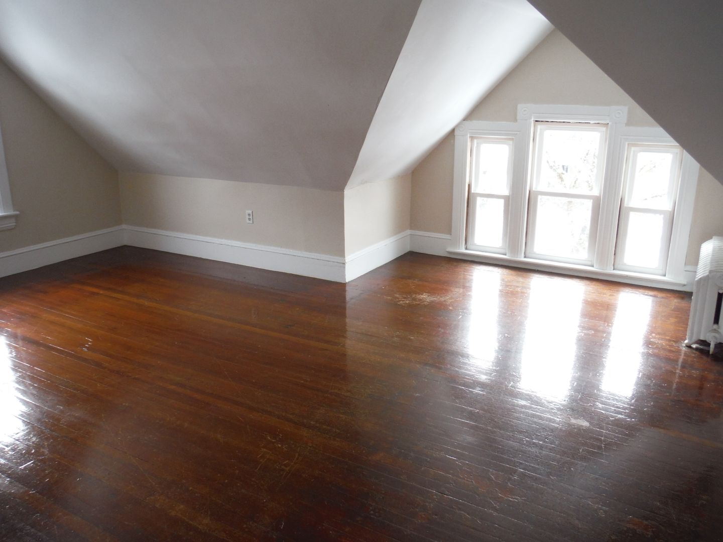 Glens Falls Apartment: 453 Glen St