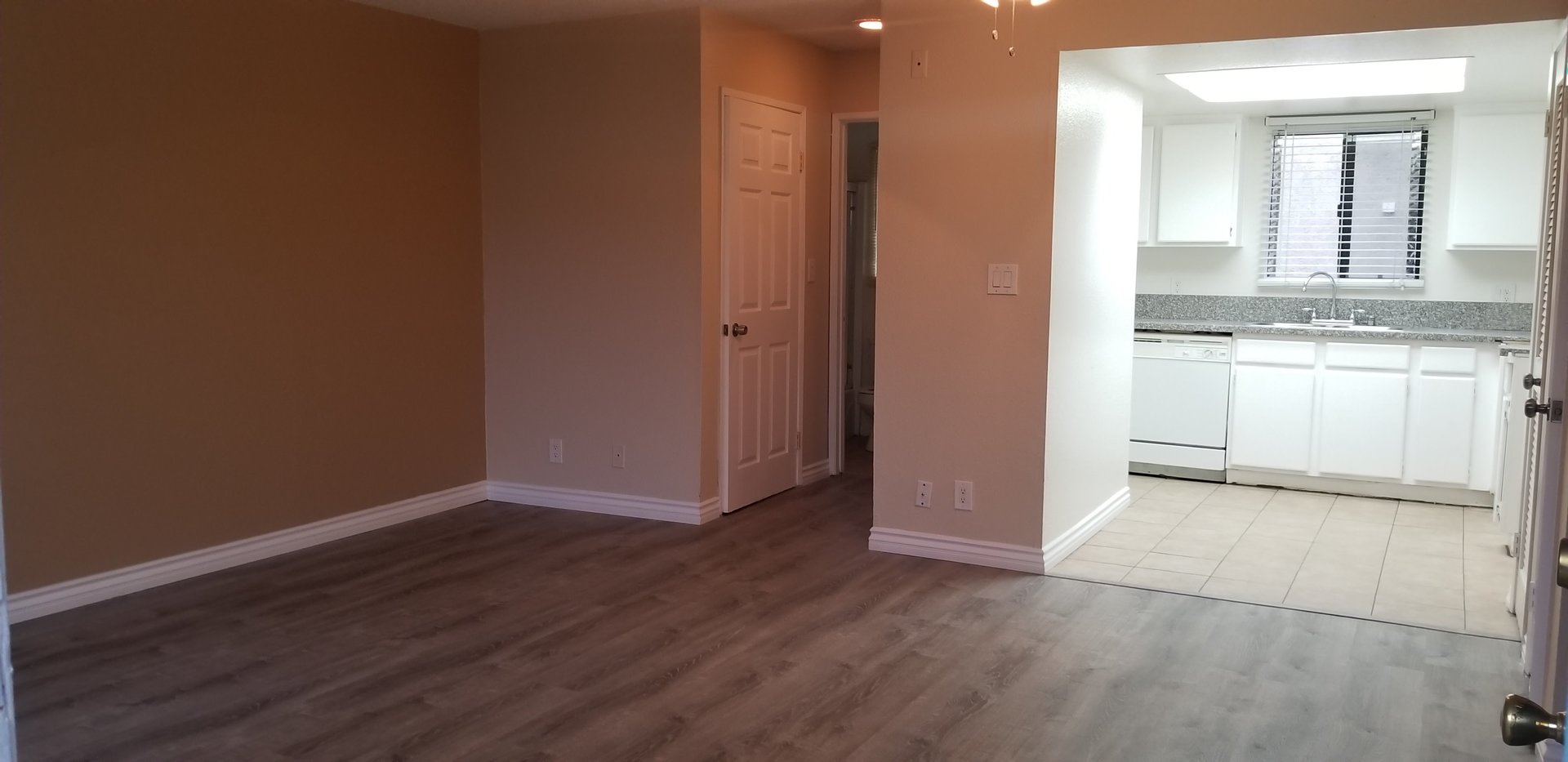 Sunland Apartment: 10523 Floralita Ave
