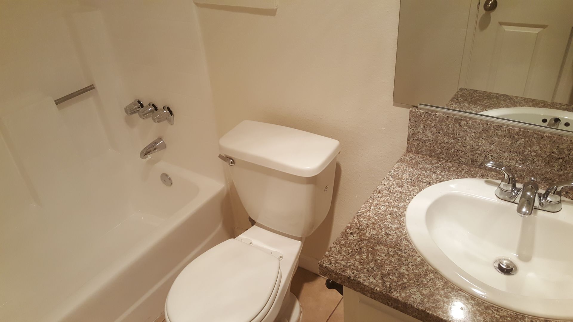 Sunland Apartment: 10500 SHERMAN GROVE AVE