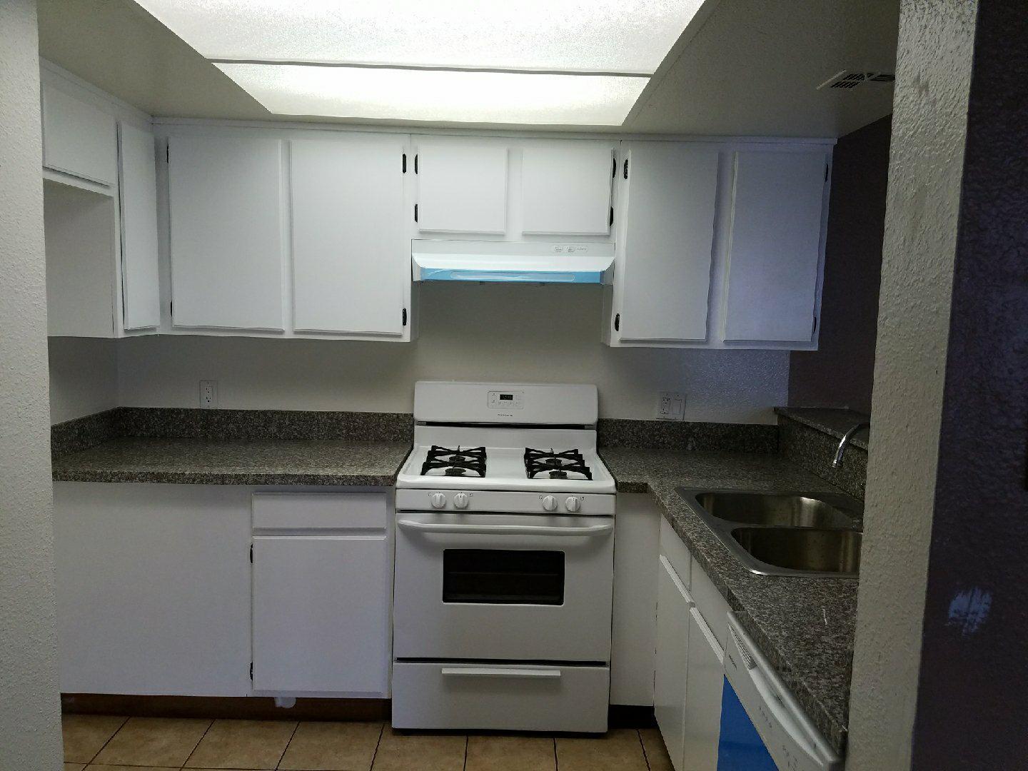 Sunland Apartment: 10523 Floralita Ave