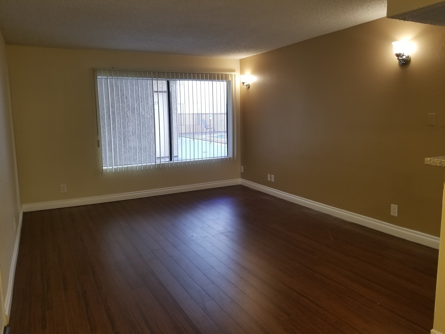Sunland Apartment: 10500 SHERMAN GROVE AVE