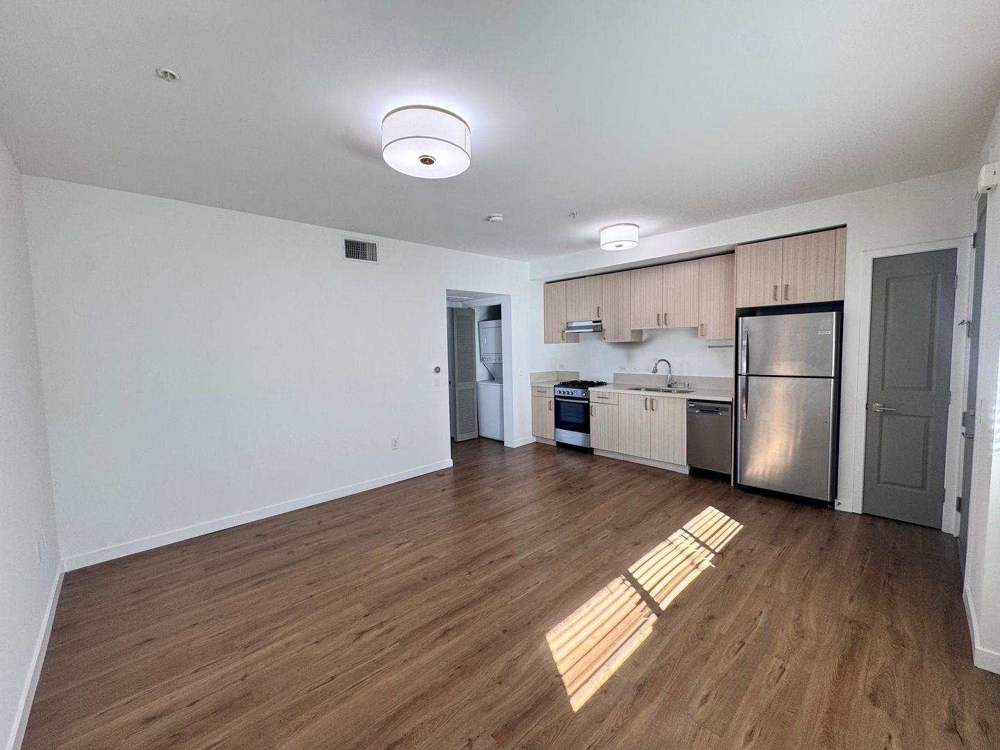 Los Angeles Apartment: 3638 Motor Avenue