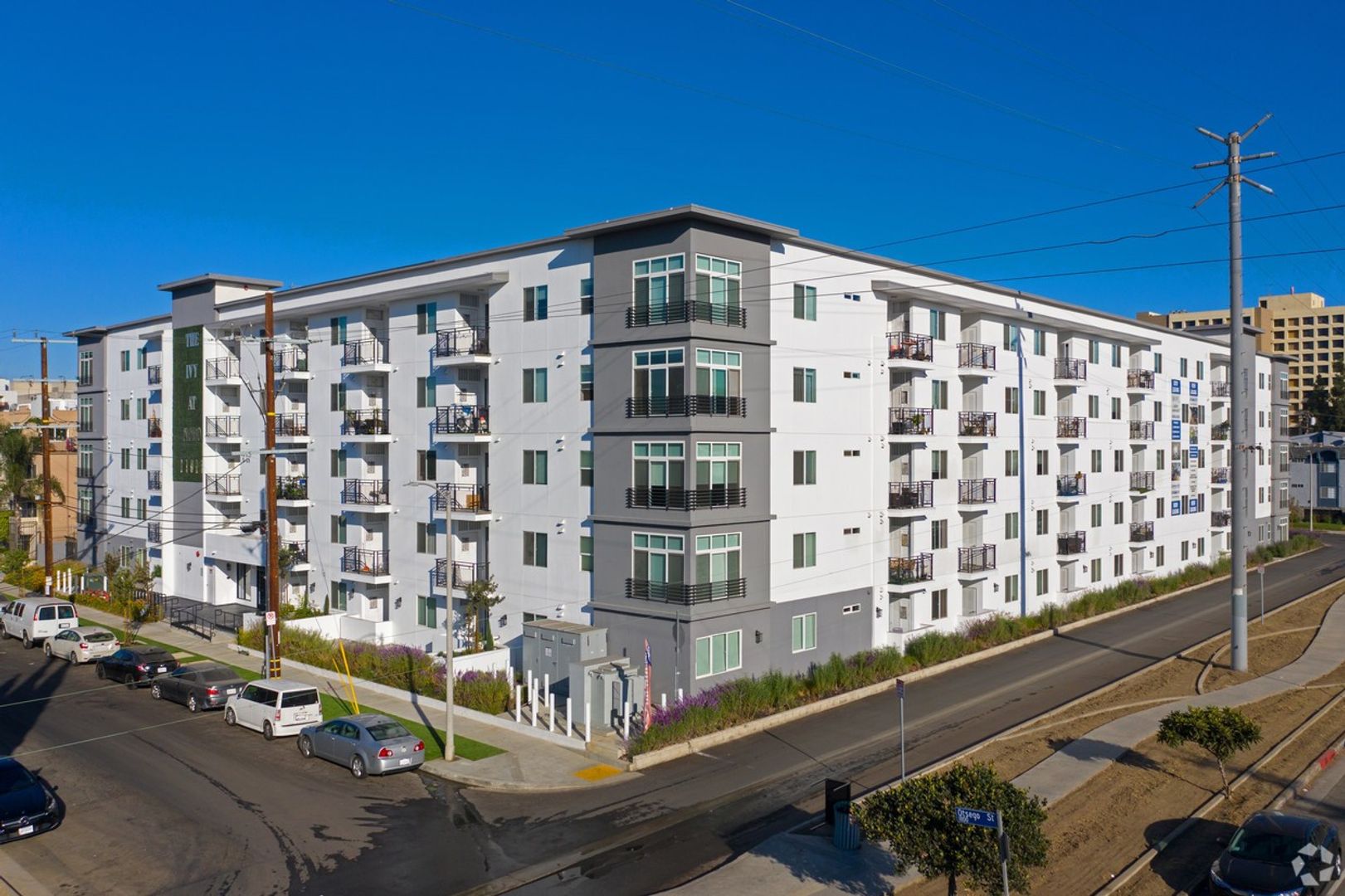 North Hollywood Apartment: 11011 West Otsego Street