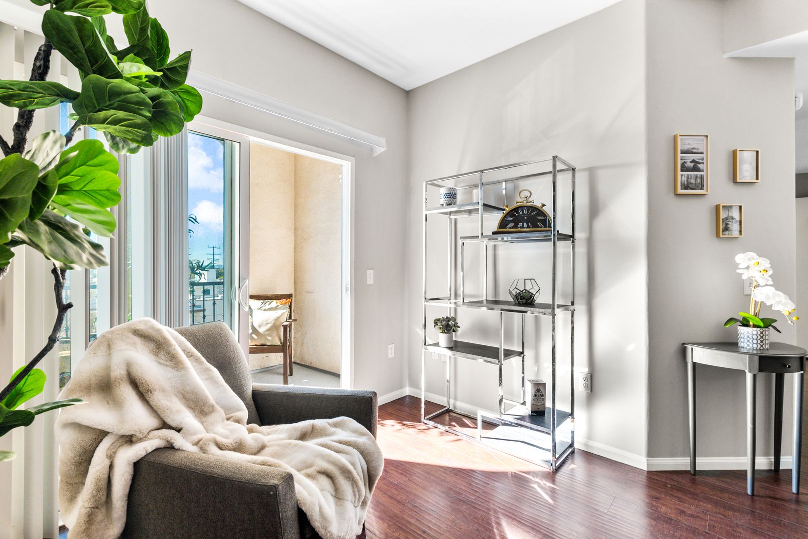 Sun Valley Apartment: 8654 Sunland Blvd