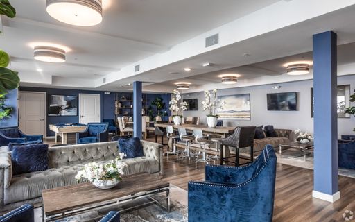 Luxury 2BD/2BA with beautiful NOHO city & mountain views! – photo 1