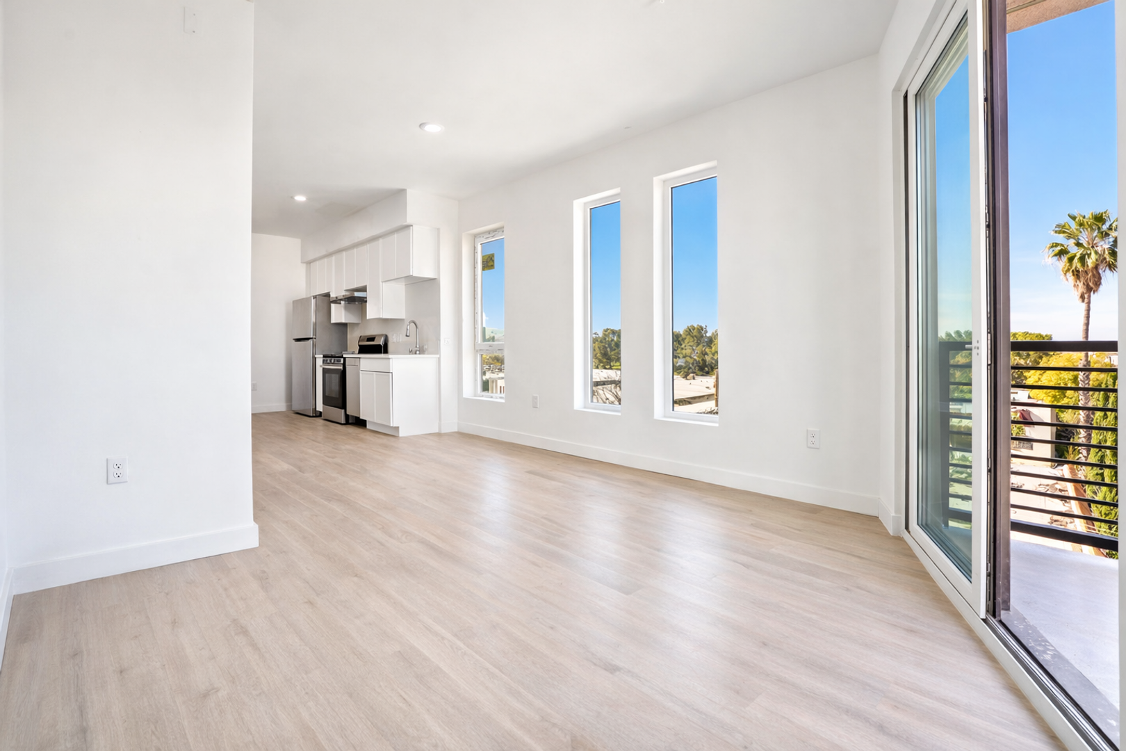 Los Angeles Apartment: 6754 N Valjean Ave