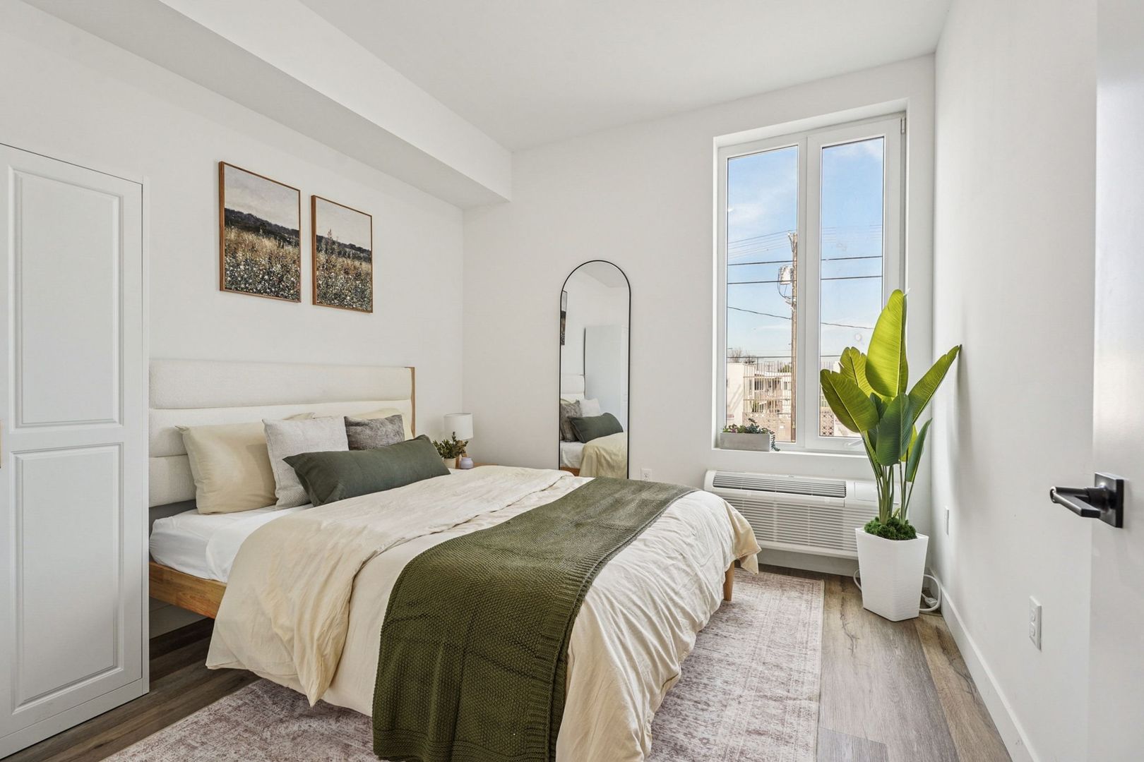 Sylmar Apartment: 12534 San Fernando Road