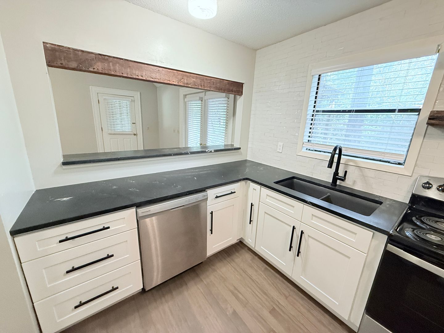 Oxford House: 15 CR 302