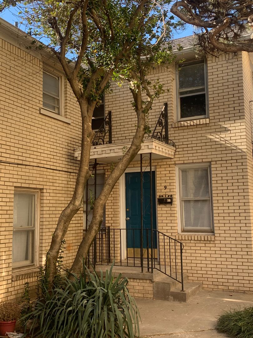 Oklahoma City Apartment: 2419 N Harvey