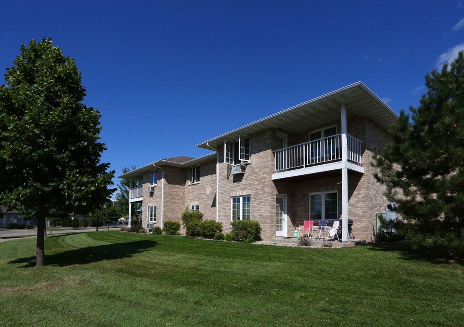 Oshkosh Apartment: 500-526 Marion Rd