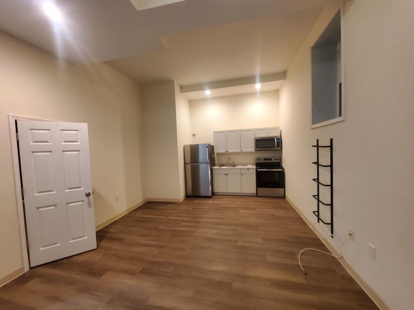 Eden Apartment: Washington Properties