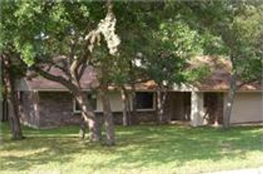 Cute home in established neighborhood – photo 1