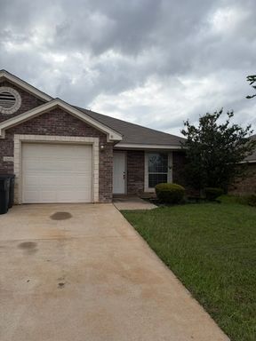 Convenient and accessible residential location, situated within 15 minutes of Central Texas College and near major shopping centers, restaurants, and quick access to urban amenities. – photo 1